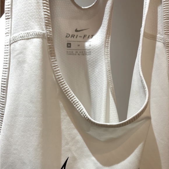 Nike Racerback tank top women’s - Picture 4 of 4